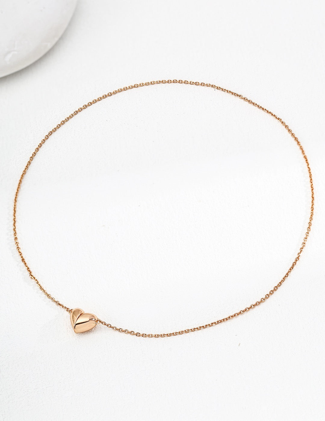 Collier magnétique en forme de cœur