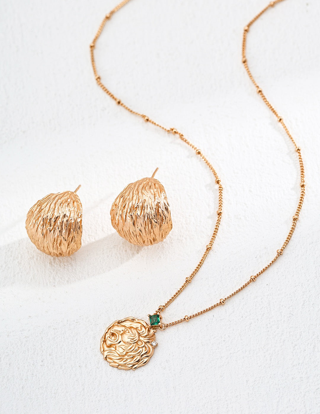 Collier Féminin Lion Ou Bouteille S925