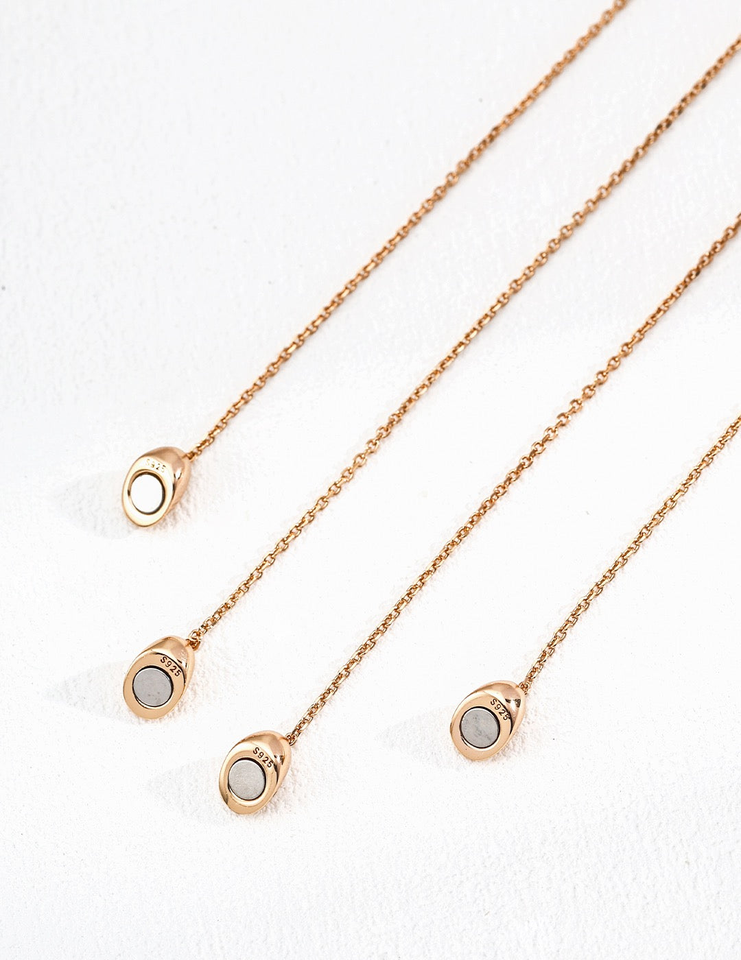 Collier magnétique en forme de cœur