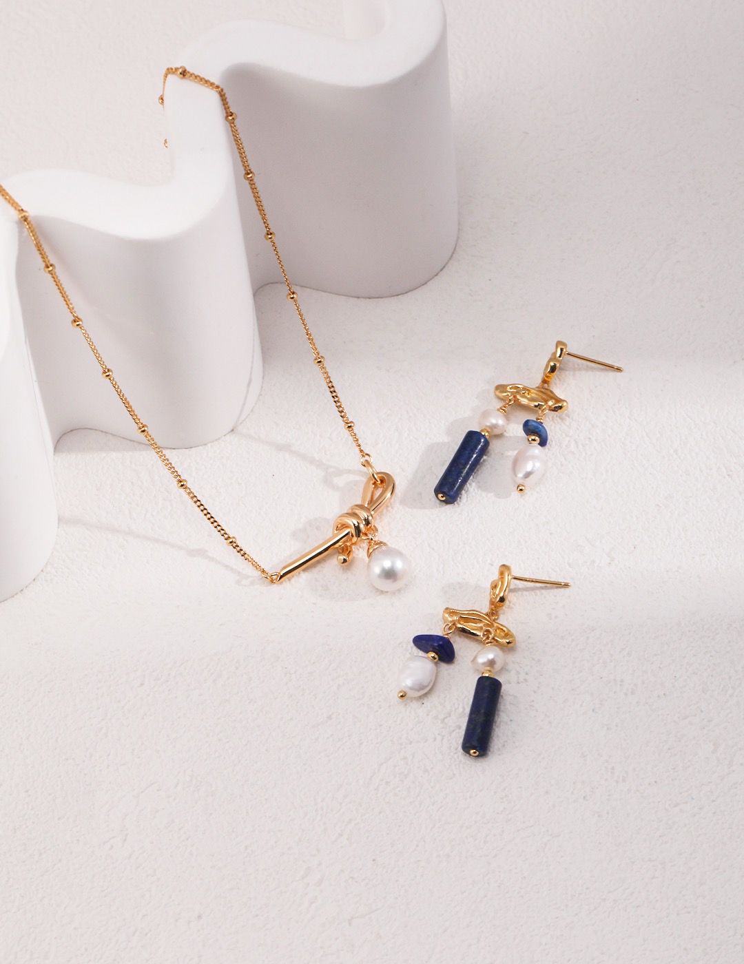 Colliers de perles généreux S925