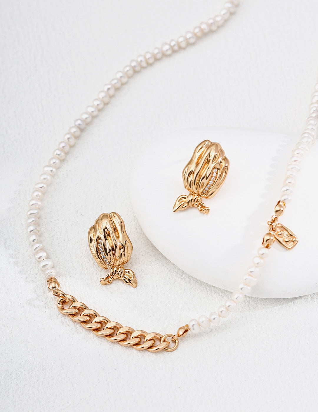 Nature Pearl Necklace Autumn 2025