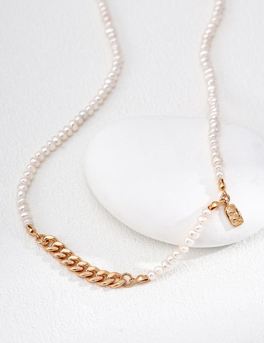 Nature Pearl Necklace Autumn 2025
