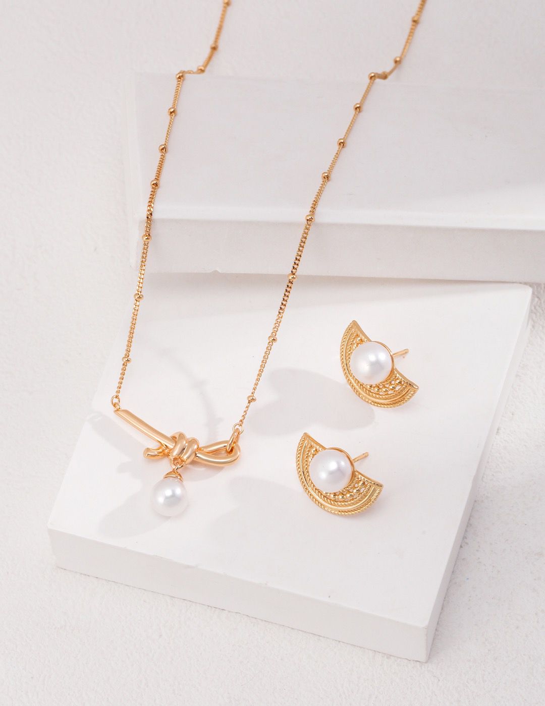 Generous Pearl Necklaces S925